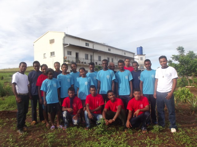 Les étudiants et les encadreurs Centre Miotisoa